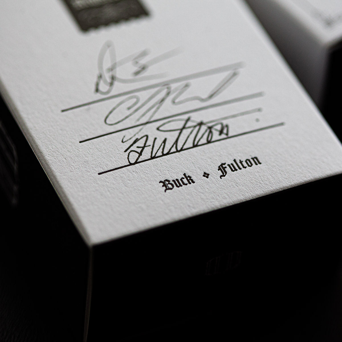 FULTONS - SMOKE & MIRRORS - WHITE | La Règle du Jeu FULTONS - SMOKE & MIRRORS - WHITE | La Règle du Jeu