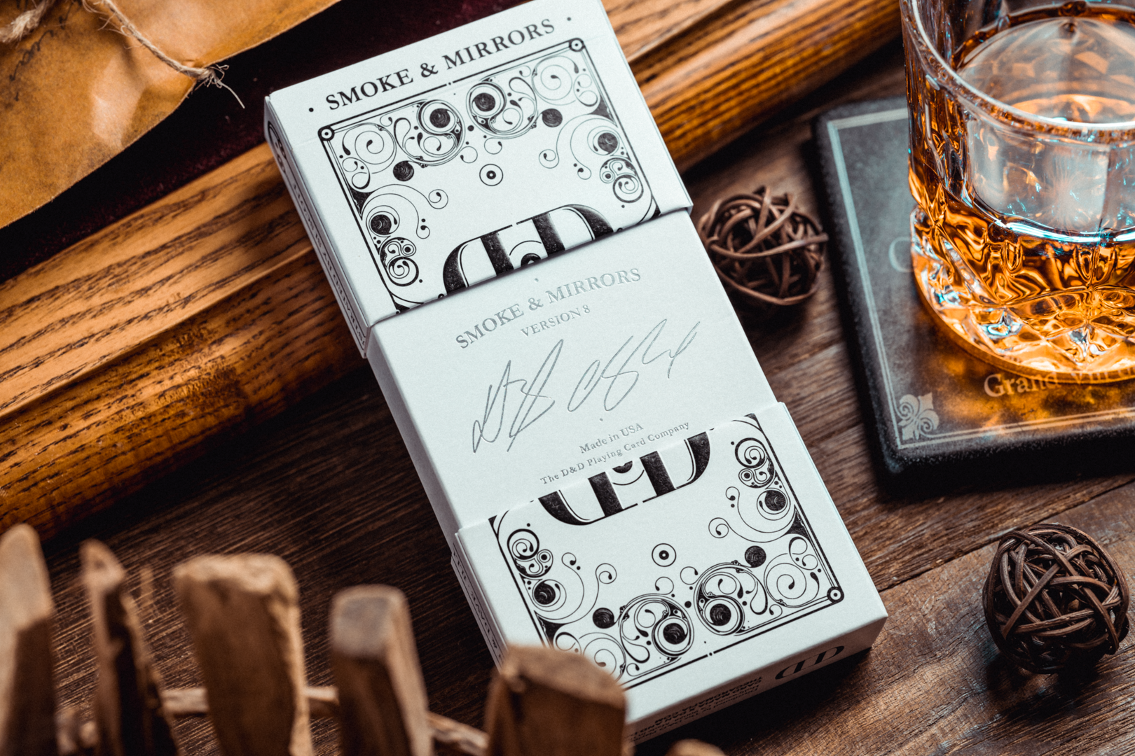 Smoke & Mirrors Playing Cards DAN & DAVE White (Smoke) Deluxe Edition